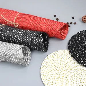 Nordische runde Platzsets in Rot Schwarz und Silber mit metallischem Glitzerfinish