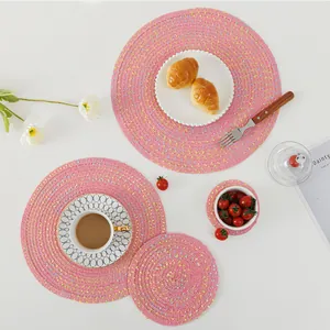 Ensemble de sets de table et dessous de verre ronds tressés roses texturés