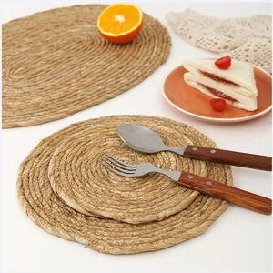 Handmade Round Natural Cattail Grass Woven Placemat Non-Slip Heat Resistant Table Mat For Kitchen Dining Home Decor