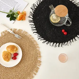 Tovaglietta rotonda in carta intrecciata con frange per decorazione da tavola