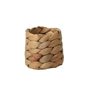 Servilletero de hierba natural tejido a mano con textura rústica para decoración de mesa