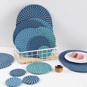 Blaue und weiße geflochtene Tischsets aus Baumwolle im minimalistischen Design für Ihr Zuhause