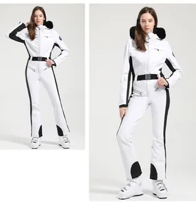 Détails de la combinaison de ski femme cintrée avec capuche en fourrure et ceinture réglable