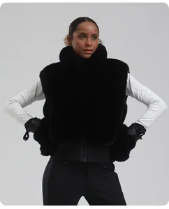 Details der schwarzen Webpelzweste mit Stehkragen für Winter-Outdoor-Skibekleidung