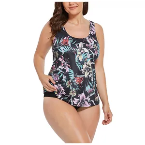 Vue de face du tankini grande taille avec imprimé floral tropical et culotte noire