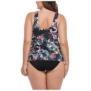 Vue arrière d'un tankini grande taille avec imprimé floral tropical et dos ouvert