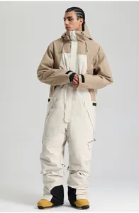 Combinaison de ski une pièce à capuche avec blocs beige et kaki et poignets renforcés