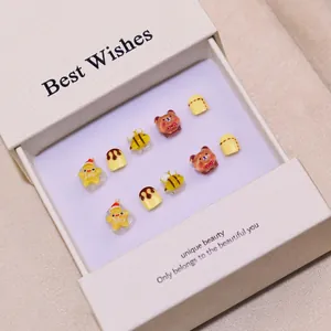 Faux ongles 3D faits main pour enfants dans une boîte cadeau blanche de qualité