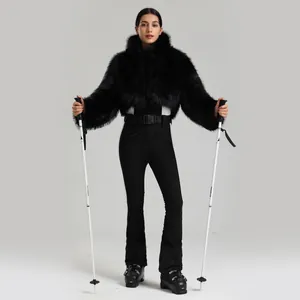Ensemble de ski femme avec veste en fausse fourrure et pantalon thermique noir ajusté