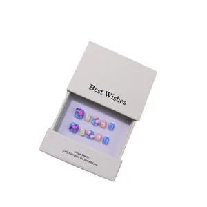 Handgemaakte kunstnagels voor kinderen met 3D-strikjes en schattige makaronkleuren in doos