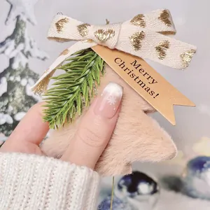 Handgefertigte Kunstnägel im französischen Ombré-Stil mit weißen Schneeflocken für Winter
