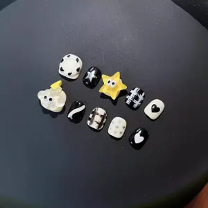 Uñas Postizas a Presión de Dibujos Animados Hechas a Mano Para Niños Mujeres Decoración 3D Estrella Nube Panda Tablero de Ajedrez Corazón Resina Kit de Uñas Reutilizables