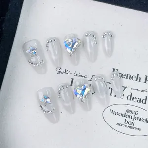 Press On Nails Luxe Oeil de Chat Fait Main Blanc Künstliche Perle Iridescent Long Stiletto Forme Amande Décor Strass Coeur Étoile Faux Ongles