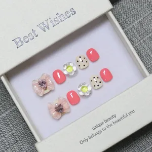 Kit de faux ongles faits main rose avec fleurs 3D et nœuds en cristal en forme de cœur