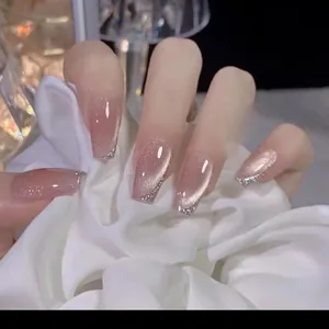 Handgefertigte Rosa Katzenauge Künstliche Nägel Zum Aufkleben Silber Glitzer Farbverlauf Medium Sargform Damen Luxus Maniküre