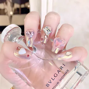 Faux Ongles à Presser Faits à la Main Alice Au Pays Des Merveilles Rose Cœur Oeil De Chat Aurore Strass Bijoux 3D Cercueil Court Femme