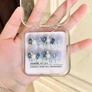 Uñas postizas hechas a mano con degradado azul, rosa 3D y brillantes diamantes de imitación