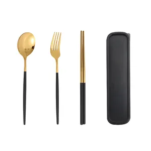 Set di posate portatili in acciaio inossidabile nero oro con cucchiai forchette e astuccio