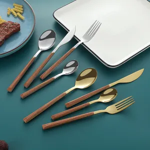 Set posate giapponesi da 16 pezzi in acciaio inox con manici con venature del legno