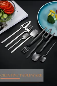 Modern 304 stainless steel cutlery set with S-shaped hanging handle in silver and black