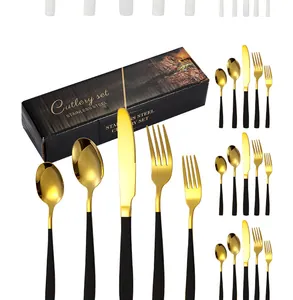 Dettaglio del set di posate da 24 pezzi in acciaio inox nero e oro nella confezione