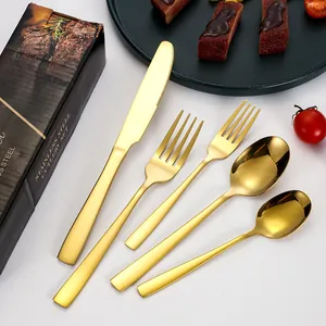 Set di posate da 5 pezzi in acciaio inossidabile dorato con scatola regalo nera