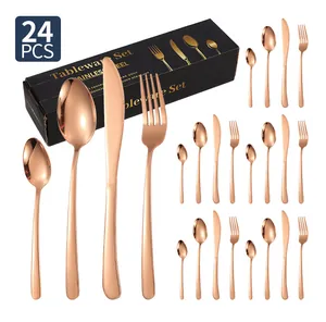 Detail van de 24-delige roségouden bestekset met een elegante luxe geschenkverpakking