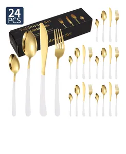 Detail van 24-delige goud-witte roestvrijstalen bestekset inclusief luxe geschenkdoos