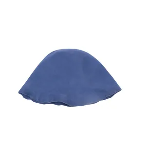 Base per cappello in feltro di lana blu scuro con cupola liscia e texture morbida