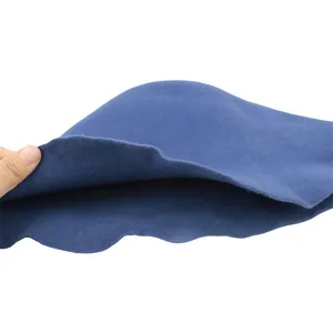 Corpo per cappello in feltro di lana blu scuro di qualità con consistenza spessa e bordi netti