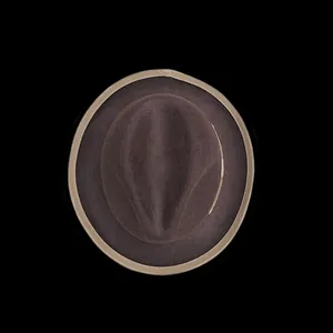 Vue de dessus d'un chapeau fedora en laine marron foncé avec bordure beige chic
