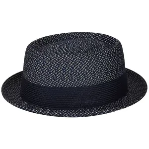 Detail der navy-weiß geflochtenen Fedora Strohhut mit stilvollem Ripsband-Dekor