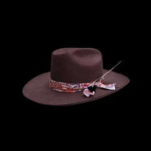 Sombrero fedora de lana marrón oscuro de ala ancha con cinta paisley y pluma decorativa