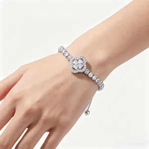 Élégant Bracelet Bolo Ajustable Trèfle en Zircone Cuivre Plaqué Argent Bijoux Délicats Pour Femme Cadeau de Banquet de Mariage