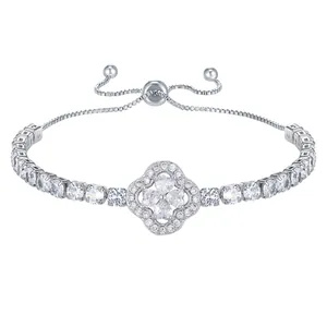 Bracelet bolo trèfle à quatre feuilles en argent avec zircons étincelants et chaîne réglable