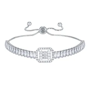 Bracelet ajustable en argent avec trèfle en zircon et chaîne pavée de diamants