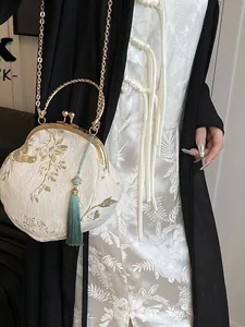 New Chinese Style Embroidery Clasp Bag Vintage Floral Tassel Crossbody Bag With Metal Chain Handbag For Women Party Evening