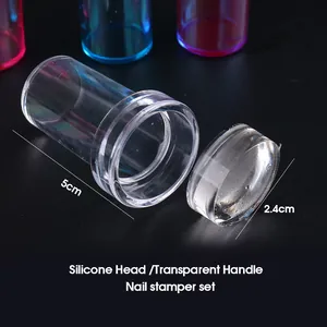 Vista detallada del sello de uñas con cabezal de silicona de 2,4cm y mango de 5cm