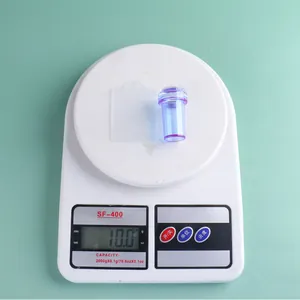 Vista detallada del estampador de uñas de silicona de 10,0 g en una báscula digital