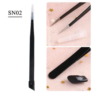 Gros plan sur la pince à épiler double embout SN02 avec pointe de précision et silicone