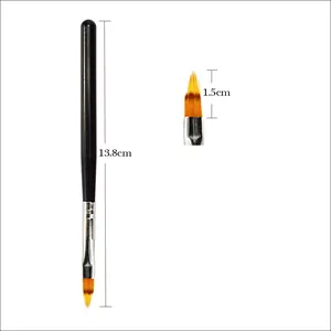 Detailansicht eines 13,8 cm Nagelkunstpinsels mit 1,5 cm feinen Borsten für Maniküre-DIY