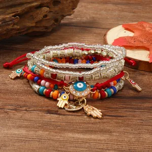 Mehrlagiges Boho-Perlenarmband-Set mit Hand der Fatima, Evil Eye und Herzanhängern