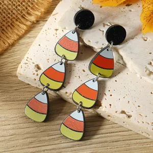 Orecchini a goccia in acrilico stile Halloween candy corn con design multicolore