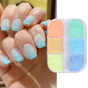 Detailansicht des 6-Gitter-Nagelglitzersets mit Macaron-Zuckerpulver und Maniküre