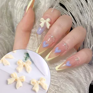 Eleganti decorazioni 3D per unghie in resina opaca a fiocco e cuore con perle per DIY