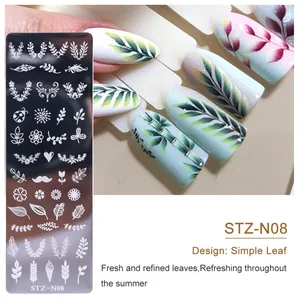 Dettaglio della piastra per nail art STZ-N08 con motivi floreali e manicure con foglie