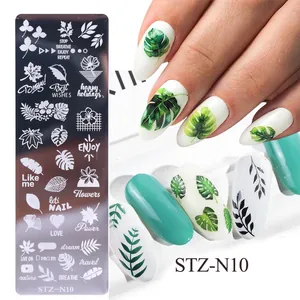 Dettaglio macro della piastra nail art STZ-N10 con foglie tropicali e motivi floreali