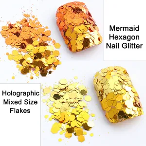 Dettaglio macro di glitter esagonali per unghie arancioni e gialli con effetto metallico
