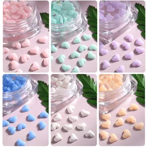 Mini decorazioni per unghie a forma di cuore color pastello con scatola inclusa