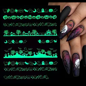 Adesivi per unghie di Halloween luminosi con fantasmi e zucche che brillano al buio